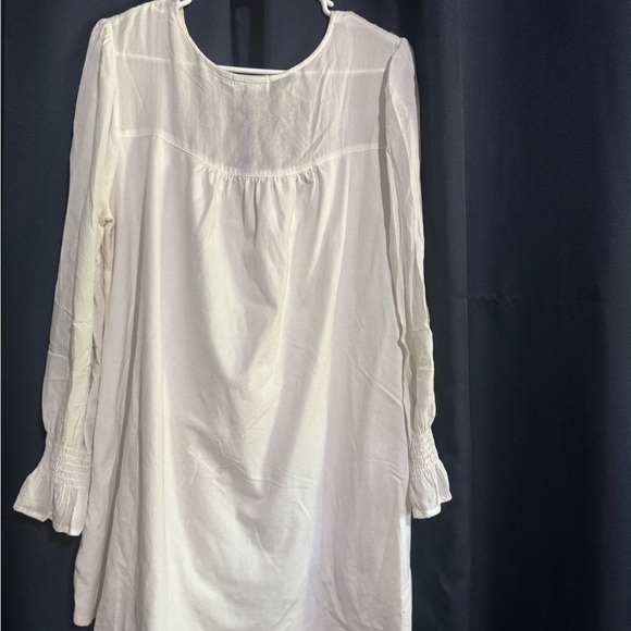 Embroidered White Blouse - Picture 6 of 6